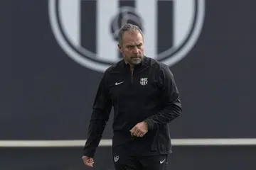 Pengurus Barcelona, Hansi Flick, enggan memberi komen tentang peluang Barcelona mendapatkan treble musim ini. Namun Barcelona berada dalam posisi dan rentak kemenangan yang baik, di mana mereka belum dikalahkan dalam 21 perlawanan.