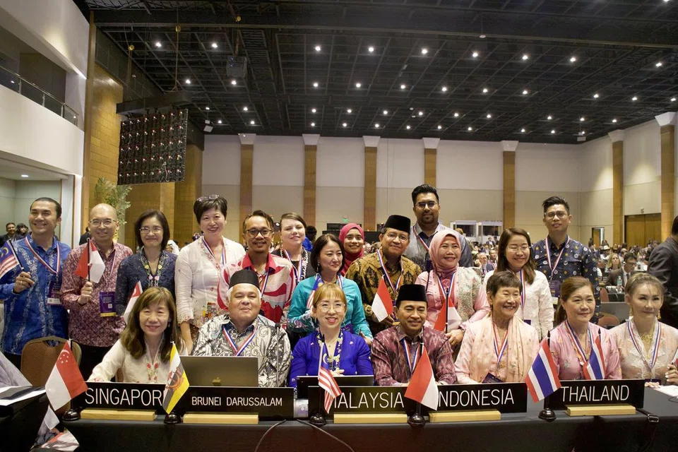 Wakil dari lima negara di Asuncion, Paraguay, mengusahakan pengiktirafan kebaya dalam senarai Pertubuhan Pendidikan, Saintifik dan Kebudayaan Bangsa-Bangsa Bersatu (Unesco) pada 4 Disember.