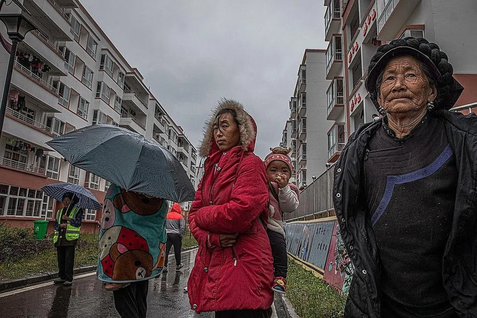 CABARAN ASIA TIMUR DAN PASIFIK: Sedang kemiskinan di China dijangka merosot antara 8.1 juta hingga 9.6 juta orang tahun ini, negara-negara lain di rantau ini berdepan dengan kewujudan satu golongan miskin baharu. - Foto EPA-EFE