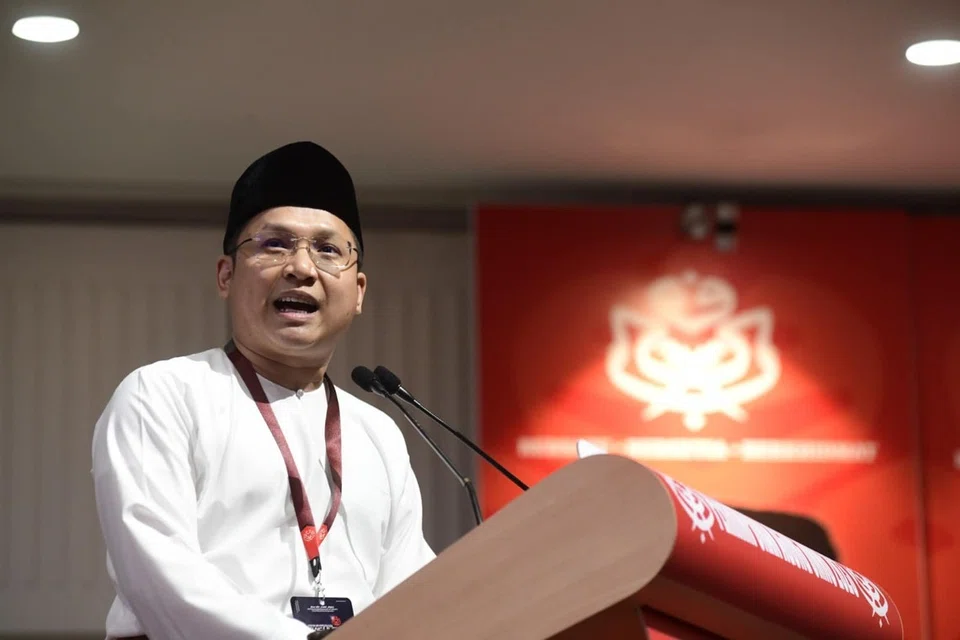 Pemuda Umno Johor, kerjasama dengan Pakatan Harapan (PH), dianggap bersifat sementara, tidak terikat dengan mana-mana parti, Pilihan Raya Umum ke-16 (PRU-16)