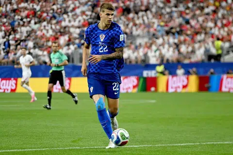 Croatia kini berada dalam fasa peralihan generasi, dengan Luka Vuskovic muncul sebagai antara harapan masa depan negara itu. Dengan susuk fizikal tegap dan ketenangan luar biasa, beliau dijangka menjadi tonggak pertahanan Croatia untuk sekurang-kurangnya satu dekad akan datang. Walaupun beliau gagal mengekang barisan serangan England dalam kekalahan 2-4 mereka pada 18 Jun, Vuskovic telah mempamerkan aksi memberangsangkan dan hanya akan menjadi lebih baik dengan bertambahnya pengalaman. Piala Dunia ini mungkin menjadi pentas ‘pengenalan dunia’ pemain muda ini.