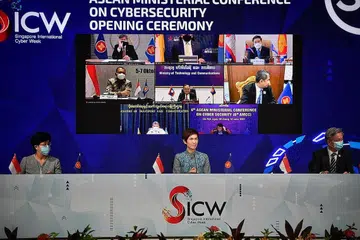KUKUH KERJASAMA SIBER: Cik Teo menekankan perlunya bagi negara anggota Asean mengukuhkan kerjasama dari segi membina keupayaan siber, strategi siber dan kerjasama operasi-teknologi siber semasa berucap di Sidang Menteri Asean mengenai Keselamatan Siber (AMCC) yang berlangsung secara hibrid. - Foto BH oleh ARIFFIN JAMAR