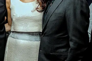 AMAT TERUJA: George Clooney, 55 tahun, diberitakan amat teruja mendapat berita bahawa isterinya, Amal Clooney, sedang hamil anak pertama mereka. - Foto DAILY MAIL