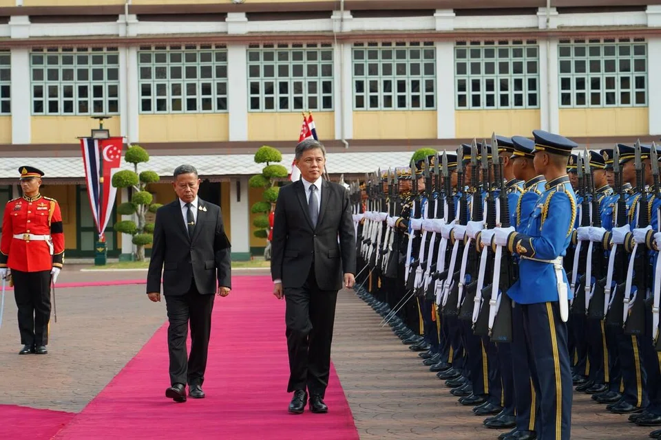 Mindef, Menteri Pertahanan, Menteri Dalam Negeri, Thailand, Chan Chun Sing, Adul Boonthumjaroen