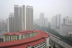 Keadaan berjerebu di Jurong East sekitar 3.55 petang, 14 Oktober.
