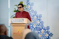 Pengerusi Akademi Syair Melayu Nusantara, Encik Roslan Madun, yang terkenal dengan lagu ‘Lemak Manis’, memberikan ucaptama semasa  Ceramah Arif Budiman ke-21 pada 20 Februari. Para hadirin dapat pelajari tentang puisi tradisional Melayu, cara terbaik mengajarnya di samping menikmati suara merdu Encik Roslan.