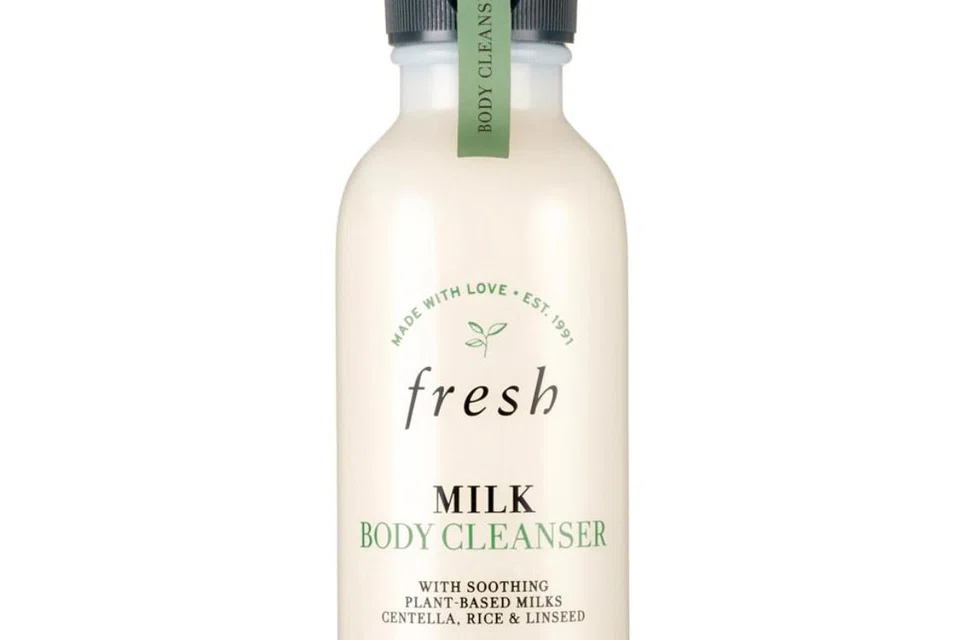 Selain memberikan penghidrata intensif, losyen badan, Milk Body Lotion dari Fresh, turut menawarkan aroma susu yang menenangkan.