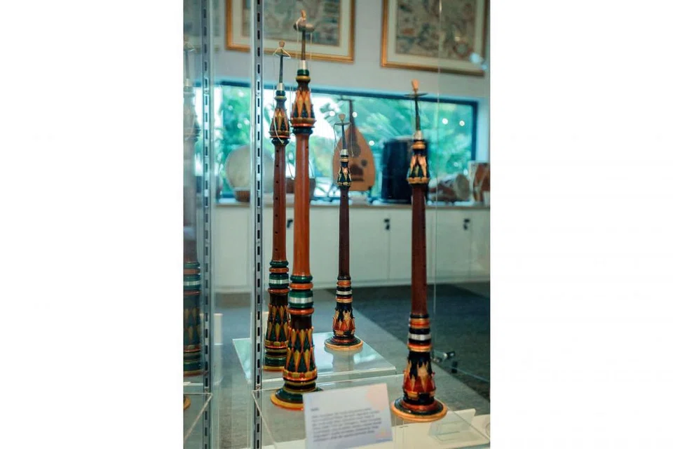 NAFIRI: Alat muzik ini lazim digunakan dalam irama tradisional Melayu dan wajib dalam permainan muzik Nobat di Istana Kedah, Perlis dan Terengganu. Nobat ialah muzik khusus yang dimainkan sewaktu istiadat diraja seperti pertabalan, perkahwinan dan perkhatanan. - Foto BH oleh IQBAL FAIZAL