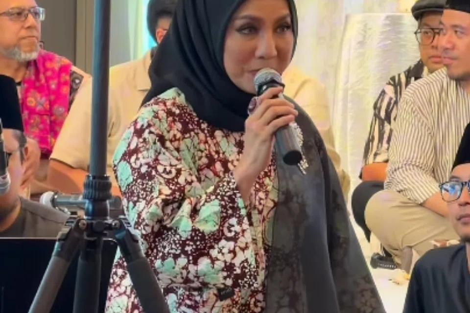 Penyanyi Malaysia, Noraniza Idris, yang juga merupakan ibu saudara Rahila, telah mendendangkan lagunya, Dikir Puteri, yang diiringi kumpulan dikir barat Encik Syafiq, Andika Kencana, di majlis perkahwinan mempelai itu.