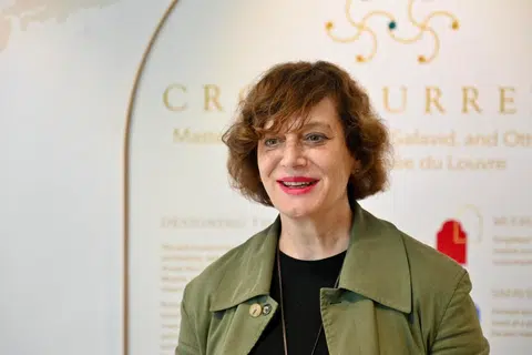 Menurut Pengarah Jabatan Seni Islam di Musée du Louvre, Dr Souraya Noujaim, koleksi naratif kurasi ACM berlegar di sekitar penukaran silang budaya. Hal tersebut selaras dengan apa yang ingin beliau bangunkan di Jabatan Seni Islam di Louvre.