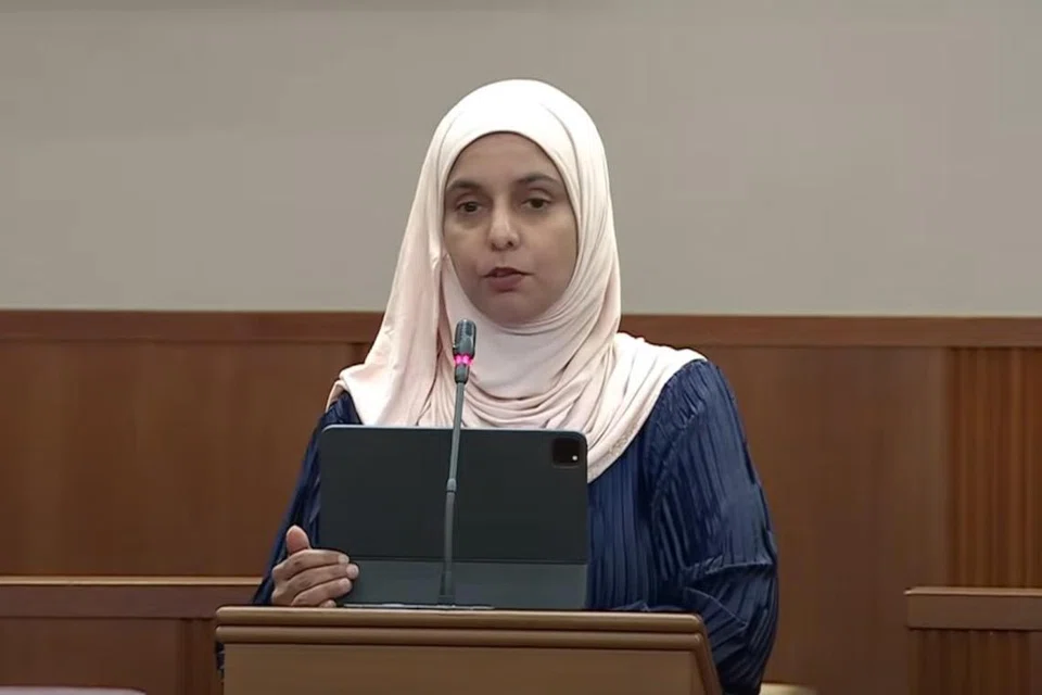 Anggota Parlimen Dilantik (NMP), Profesor Madya Razwana Begum, berucap di Parliment pada 9 September.