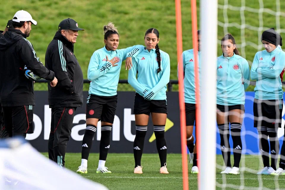 SEDIA BERJUANG:  Pengurus Colombia, Nelson Abadia (kiri) berkata pasukannya akan “berjuang demi seluruh Amerika” selepas mereka menewaskan Jamaica 1-0 pada Selasa. 