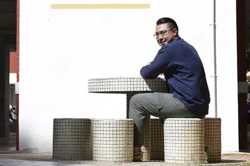 TEKAD BERUBAH: Encik Norhafeez berhenti sekolah seawal menengah dua tetapi tekad untuk mengubah hidupnya setelah dibebaskan dari penjara buat kali ketiga, dua minggu lalu. Kini, beliau sedang mengikuti program Nitec dalam Perkhidmatan Logistik Perniagaan. - FOTO BH OLEH AZMI ATHNI