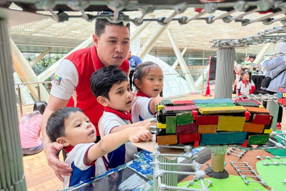 program seni, murid PCF Sparkletots, Galeri Nasional Singapura