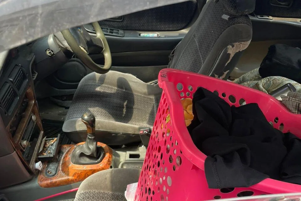 KERETA PERTAMA BERJASA : Encik Ariff bersyukur masih ada kereta pertama untuk tempah berteduh