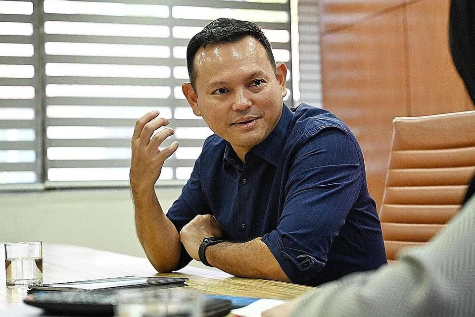 PERKASA IBU BAPA: Encik Zaqy berkata penglibatan ibu bapa dalam program KMM merupakan aspek penting dalam program itu, sedang kegiatannya bukan sahaja disasarkan kepada kanak-kanak prasekolah bahkan memperkasa ibu bapa untuk mengajar konsep asas matematik. - Foto BM oleh KHALID BABA.