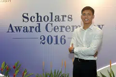 MENENTANG ARUS: Meskipun berhadapan pelbagai masalah, siswa ijazah berganda bidang perakaunan dan perniagaan NTU, Encik Khairul Asyraf Khan Surattee (gambar), tetap berjaya mengimbangi tuntutan akademik dengan kemelut keluarga sehingga terpilih mengikuti Program Sarjana Universiti unggul. 