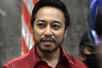 DIPECAT UMNO: Ahli Majlis Kerja Tertinggi Umno, Encik Isham Jalil, hanya mengetahui dipecat dari Umno menerusi media, sahkan belum terima surat pemecatan setakat petang 7 Disember. 