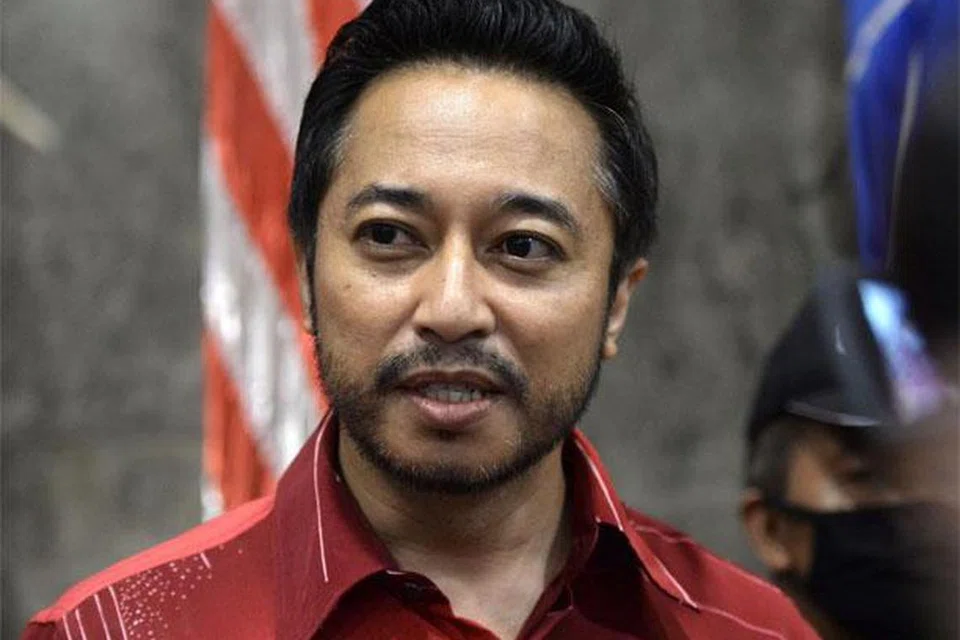 DIPECAT UMNO: Ahli Majlis Kerja Tertinggi Umno, Encik Isham Jalil, hanya mengetahui dipecat dari Umno menerusi media, sahkan belum terima surat pemecatan setakat petang 7 Disember. 