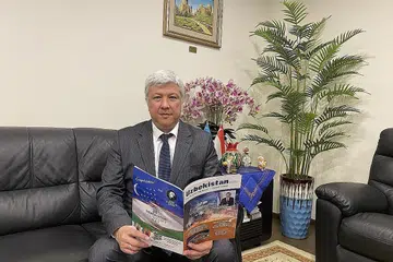 MENARIK PELABURAN:Duta Besar Uzbekistan ke Singapura, Encik Kakhramov Shakirov ingin lebih banyak usaha sama antara syarikat Singapura dengan Uzbekistan. - Foto BH oleh NORHAIZA HASHIM