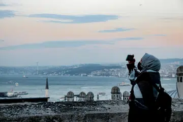 Generasi muda muslimah dominasi trend melancong solo menurut tinjauan Muslim Women in Travel 2026 oleh Mastercard dan CrescentRating