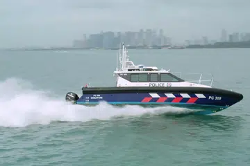 Polis Pengawal Pantai (PCG) Singapura telah menahan tiga rakyat Malaysia kerana  memasuki secara haram perairan di barat laut negara ini dengan sampan pada 18 April.