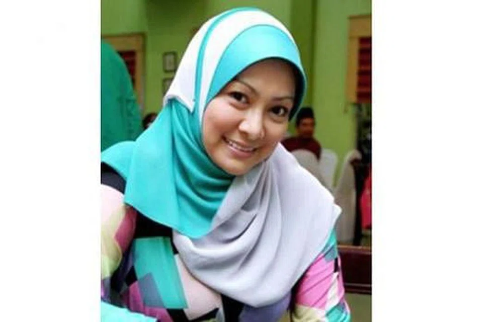 SUDAH TEMU JODOH: Abby Abadi akan bernikah dengan seorang wartawan pada 14 Ogos. - Foto fail