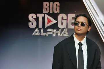 izat ibrahim, big stage alpha