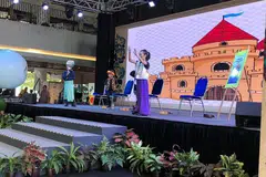 PAPAR BAKAT KREATIF: Murid darjah tiga Sekolah Rendah Bukit View mempersembahkan skit berdasarkan buku cerita 'Si Luncai Dan Labu-Labunya' sewaktu acara NILAM yang diadakan di Wisma Geylang Serai.