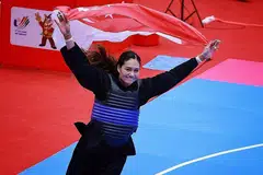 PESILAT JUARA DUNIA: Pesilat negara, Nurul Suhaila Saiful, akan membuat penampilan khas di gerai BHazar Berita Harian di Anjung@Wisma Geylang Serai pada 14 April, 5 petang. Beliau akan mengongsi pengorbanannya menjadi juara dunia dalam podcast BH #NoTapis secara siaran langsung. - Foto fail 