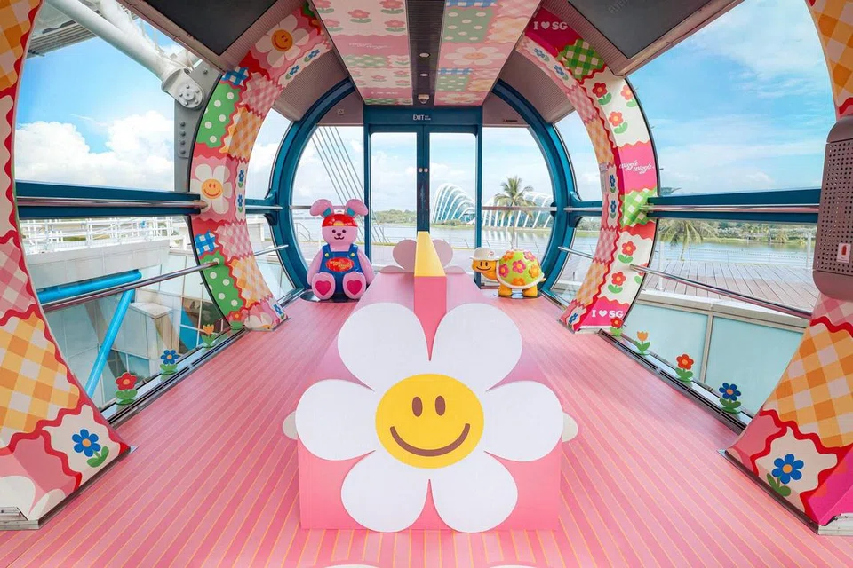 wiggle wiggle, singapore flyer, kapsul unik