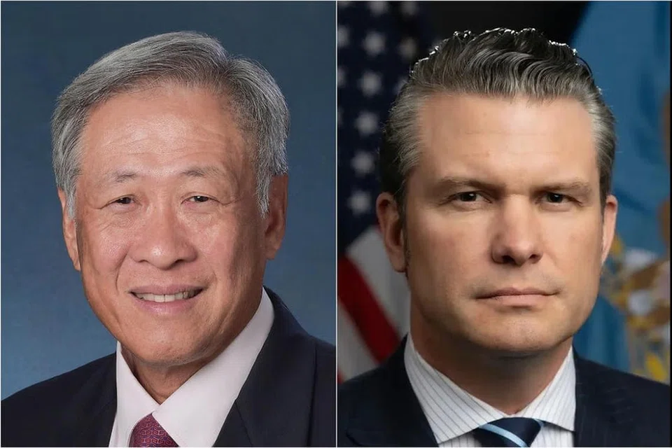 Menteri Pertahanan, Dr Ng Eng Hen (kiri), bercakap dengan Setiausaha Pertahanan Amerika Syarikat, Encik Pete Hegseth, melalui panggilan telefon pada 5 Februari.