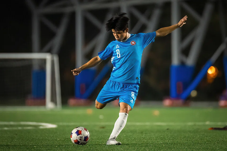 Pemain Pertahanan Young Lions, Andrew Aw, yang telah mencatat lebih 50 penampilan peringkat tertinggi. 