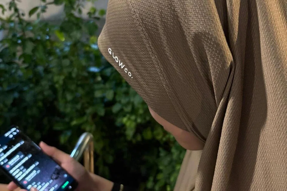 Cik Salwah (bukan nama sebenar) terkilan kehilangan sekitar $40,000 sejak Jun 2025 kepada seorang yang dianggap ‘kawan’ yang dikenali daripada kelab peminat penyanyi Khai Bahar.