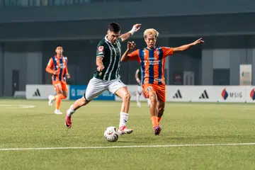Penyerang Geylang, Dejan Racic (kiri), memainkan peranan penting dalam kemenangan 3-1 pasukannya ke atas FC Jurong di Our Tampines Hub pada 10 Oktober. Kemenangan itu bermakna pasukan bimbingan Noor Ali menduduki tangga teratas Liga Perdana Singapura (SPL) selepas tiga perlawanan.
