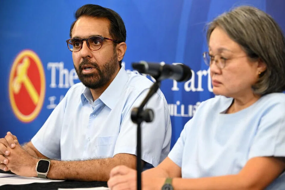 SIDANG MEDIA: Setiausaha Agung Parti Pekerja (WP), Encik Pritam Singh, (kiri) dan pengerusi parti, Cik Sylvia Lim, mengadakan sidang media pada Rabu setelah satu video yang menunjukkan dua anggota kanan parti itu berkelakuan tidak wajar tersebar. 