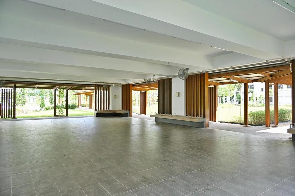 Ruang Dewan Serbaguna di Blok 238 Tengah Garden Walk ini mampu menampung sekitar 150 anggota jemaah.