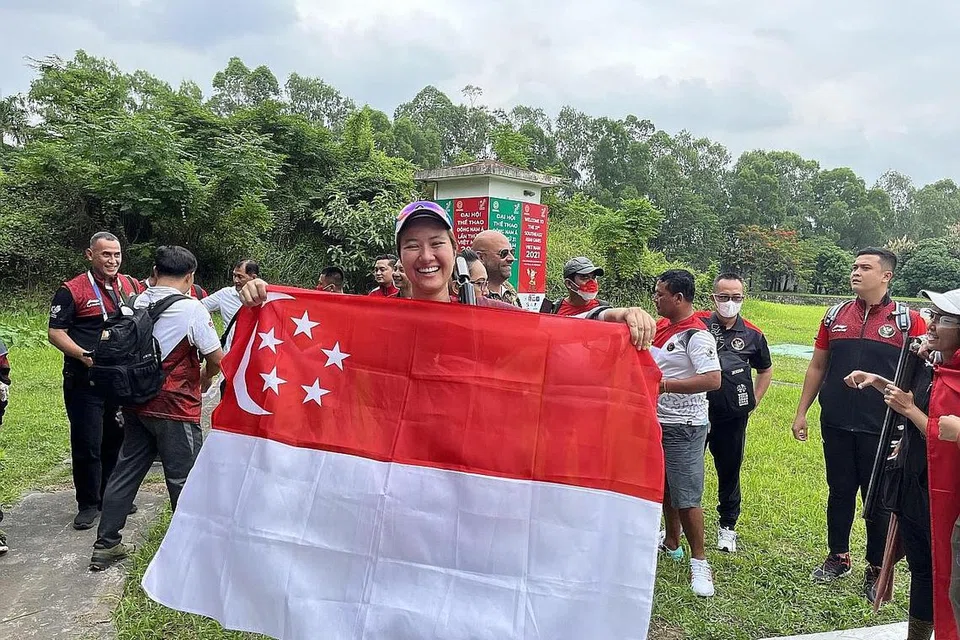 - Foto-foto BH oleh ZULAIQAH ABDUL RAHIM, ARIFFIN JAMAR