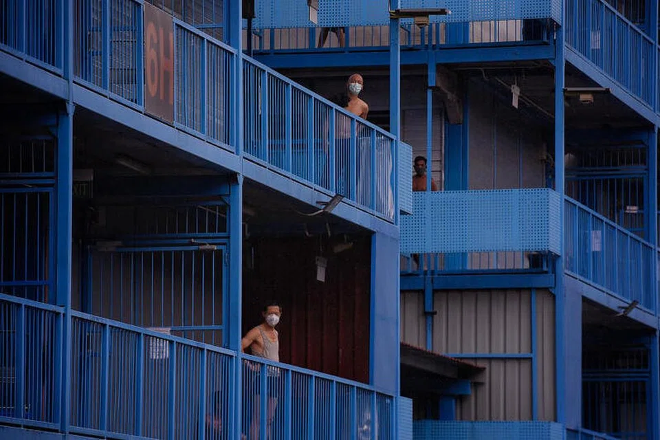 COVID-19: Sebanyak 618 kes baru jangkitan Covid-19 dilaporkan di Singapura sehingga 12 tengah hari tadi (24 April), kebanyakannya melibatkan pekerja asing yang tinggal di asrama.