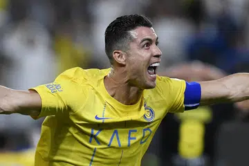 Dilaporkan sebagai pelancaran saluran YouTube paling berjaya, bintang bola sepak Portugal, Cristiano Ronaldo, menyaksikan pendaftaran satu juta pelanggan dalam satu setengah jam sejurus selepas melancarkan saluran rasminya di wadah media sosial itu.