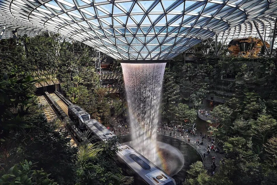 PESONA NEGARA: Changi Airport Group tidak menggunakan kaedah tender terbuka untuk pembinaan projek yang besar. Lapangan Terbang Changi sebagai hab antarabangsa tidak boleh mengambil tindakan yang berisiko besar untuk memberikan projek kepada syarikat yang menawarkan kos rendah. - Foto CMG