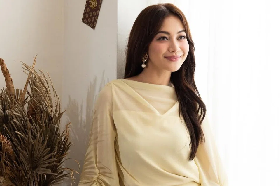 Lagu Lebaran, ‘Jom Raya’, ciptaan penyanyi dan komposer Malaysia, Daiyan Trisha, mendapat inspirasi daripada pengamatan peribadi melihat pengguna di laman media sosial, mengutarakan ayat soal jodoh setiap menjelang Aidilfitri.