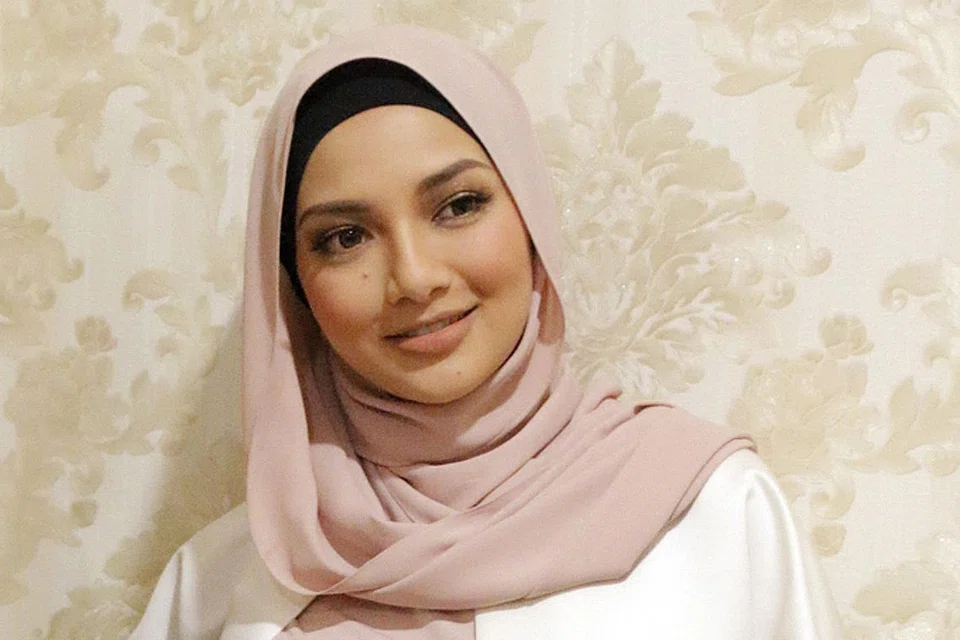 NEELOFA: Drama fenomena 'Suri Hati Mr Pilot' membawa rezeki lumayan buat usahawan selebriti ini dalam Anugerah MeleTOP Era 2017. - Foto fail
