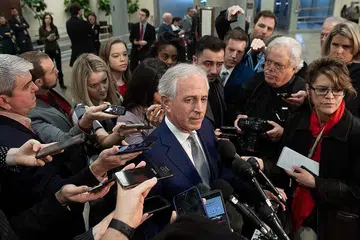 PERKEMBANGAN TERBARU: Senator Republikan, Encik Bob Corker, dikerumuni wartawan selepas taklimat oleh CIA berkaitan pembunuhan wartawan Jamal Khashoggi. - Foto AFP 