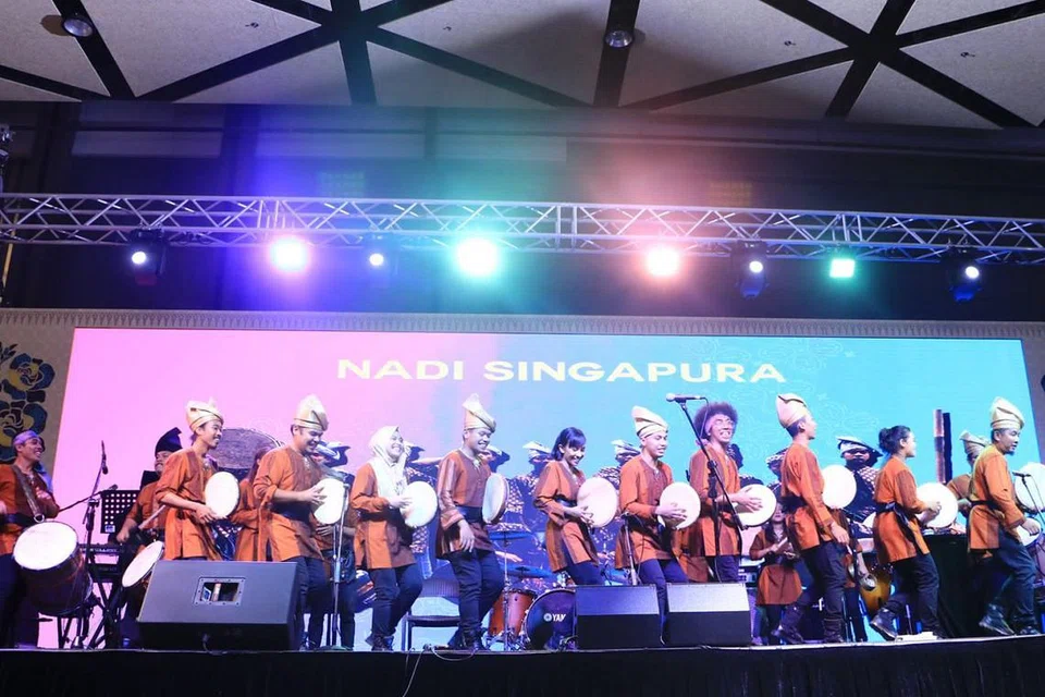 ACARA MENARIK: Nadi Singapura antara kumpulan yang membuat persembahan di Pesta Muzik Belia Melayu Gala-Laga di Wisma Geylang Serai (WGS) kelmarin. - Foto WGS 