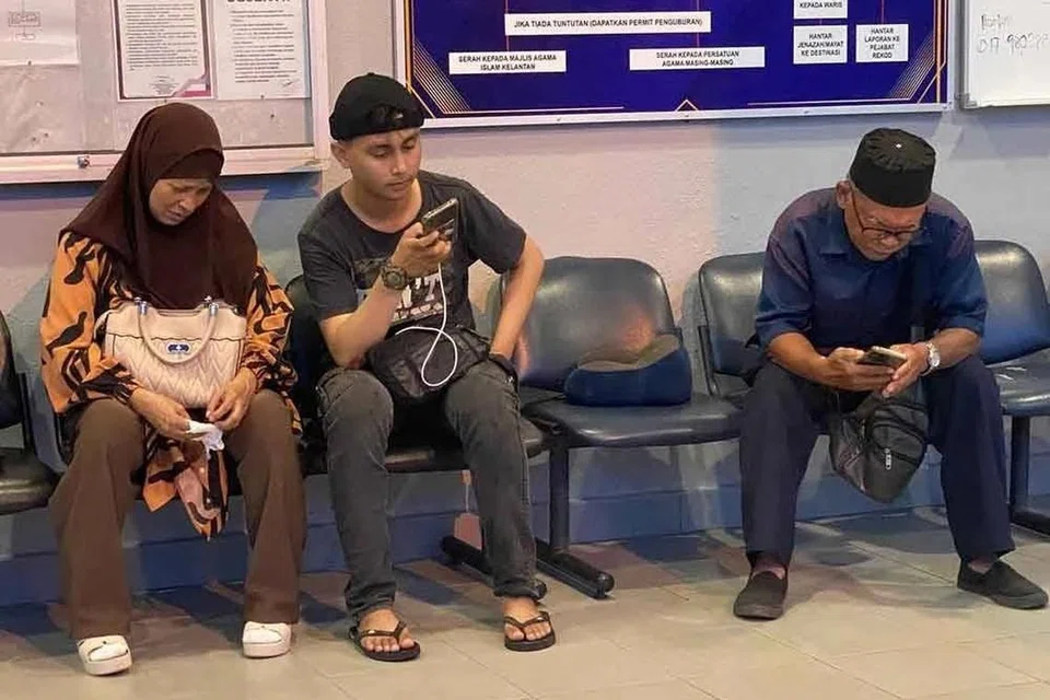 Bas ekspres, tahlil, meninggal, majlis sambut menantu