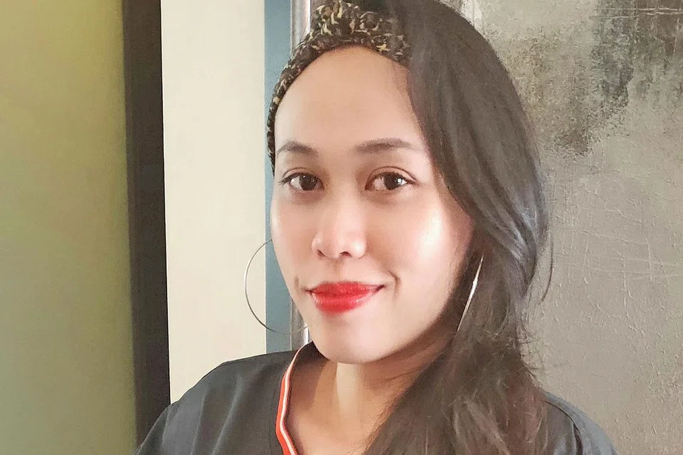 ATASI BIMBANG BERLAWAK: Filzah Hazmi, yang menjuarai peraduan Astro Warna 'Miss Lawak', tidak membiarkan kegagalan silam dalam peraduan lawak menghambat semangatnya. - Foto BH oleh SITI NURASHIKA MOHD ALI