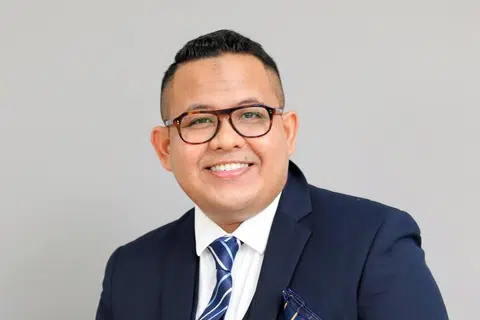 Pemilik Warong Tokyah, Encik Zarief Ashraf Halid.