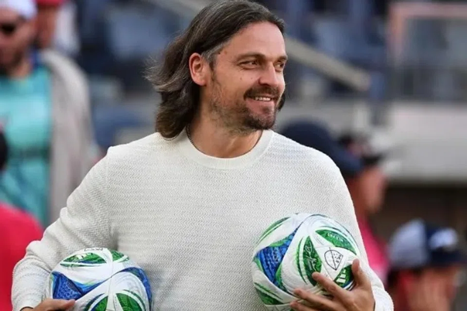 Lutz Pfannenstiel, Geylang United, Prison 