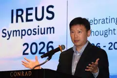 Menteri Pembangunan Negara, Encik Chee Hong Tat, berucap di simposium mengenai perumahan bandar yang dianjurkan oleh Universiti Nasional Singapura (NUS)  di Hotel Conrad Singapore Orchard pada 8 Mei.